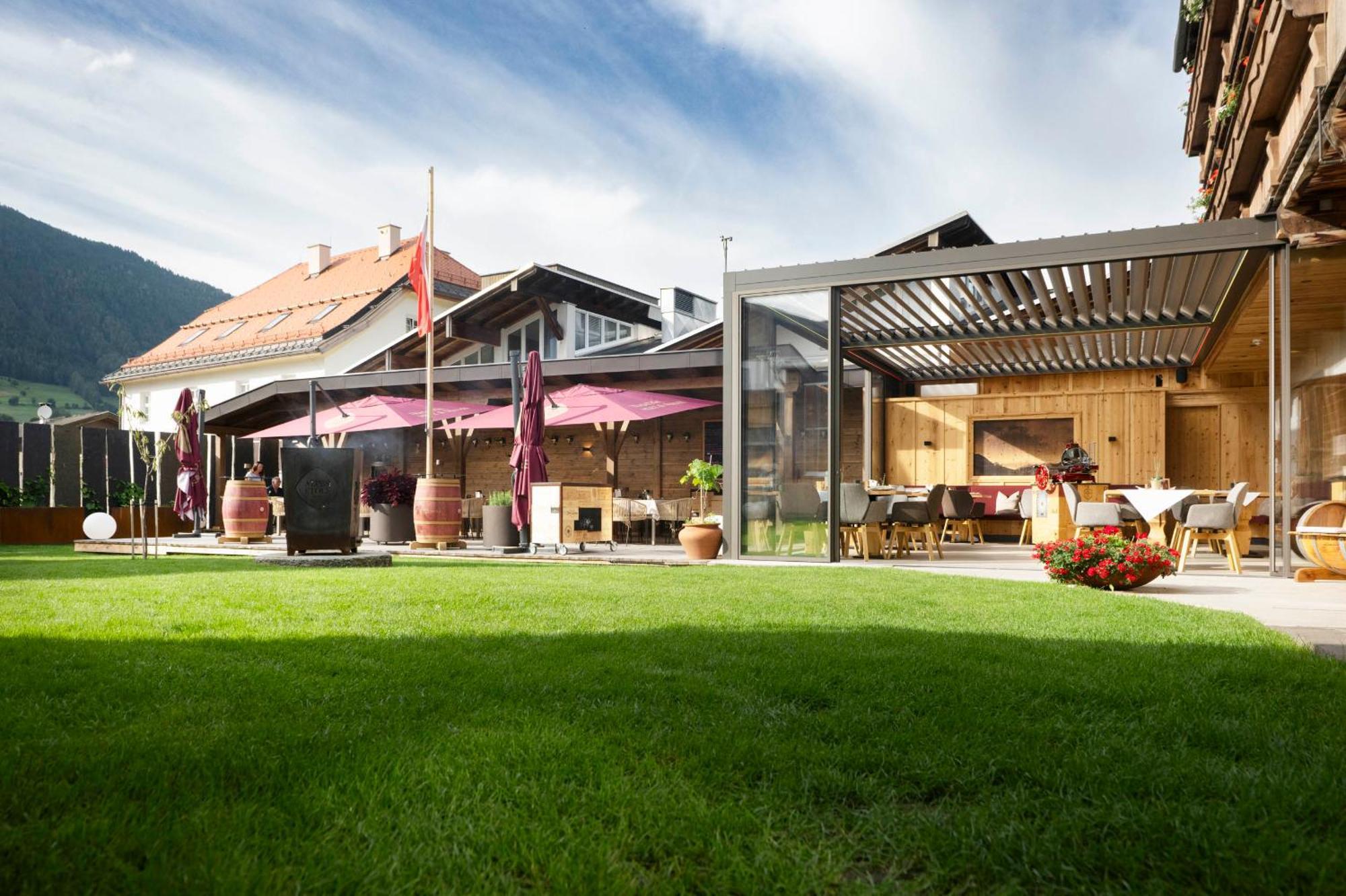 Hotel Alpenstolz Mieders Exterior photo