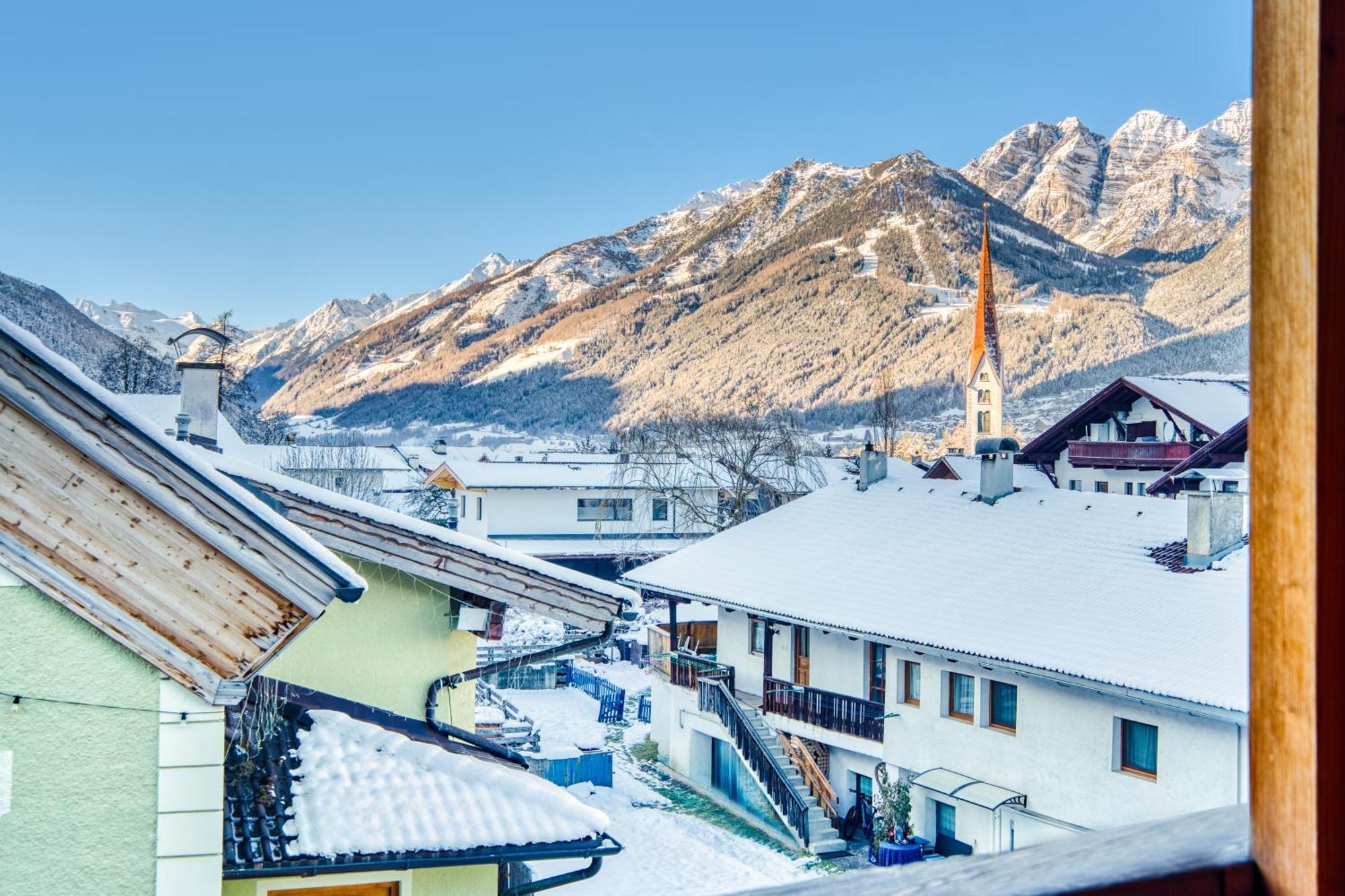 Hotel Alpenstolz Mieders Exterior photo