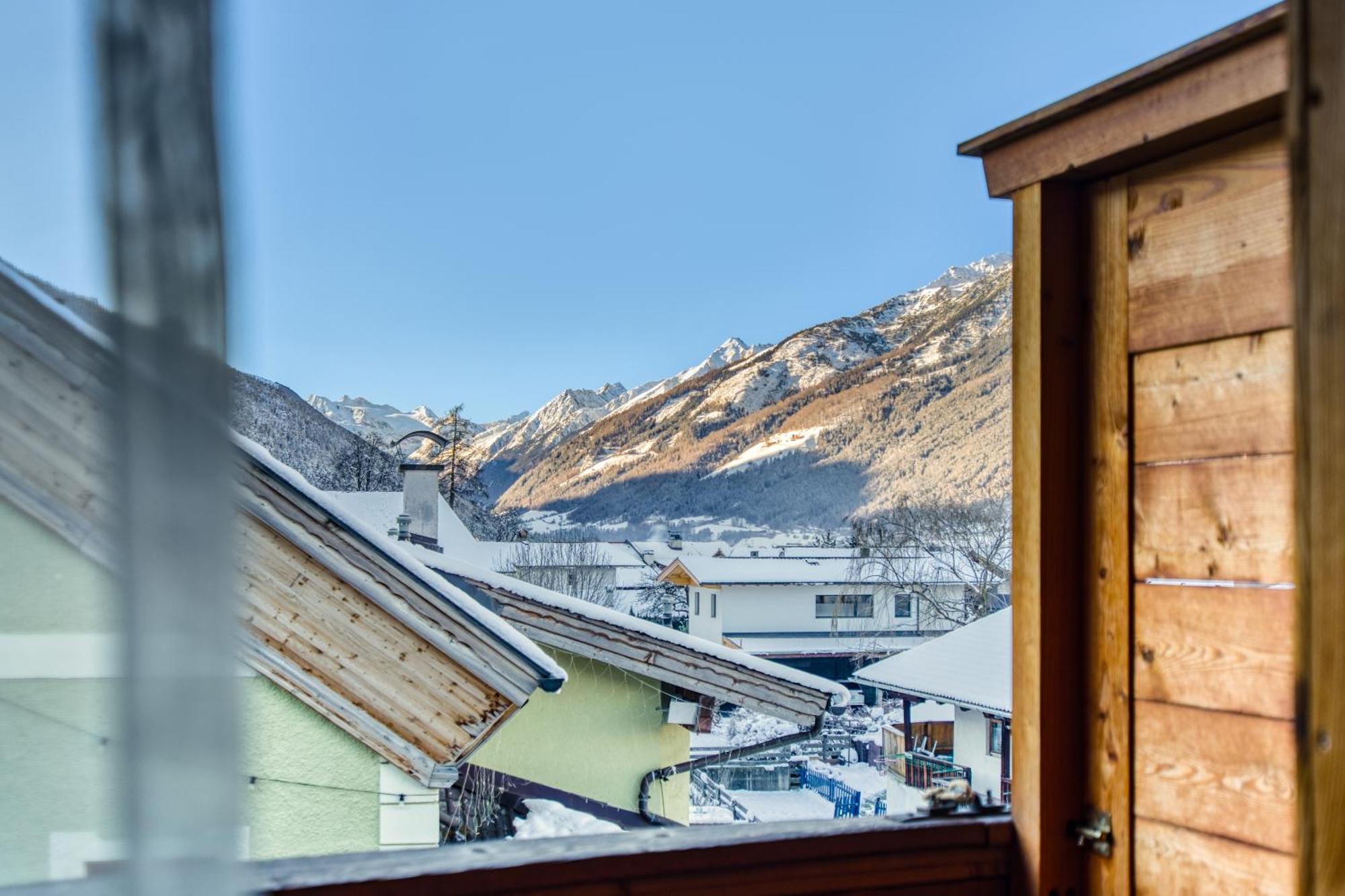 Hotel Alpenstolz Mieders Exterior photo