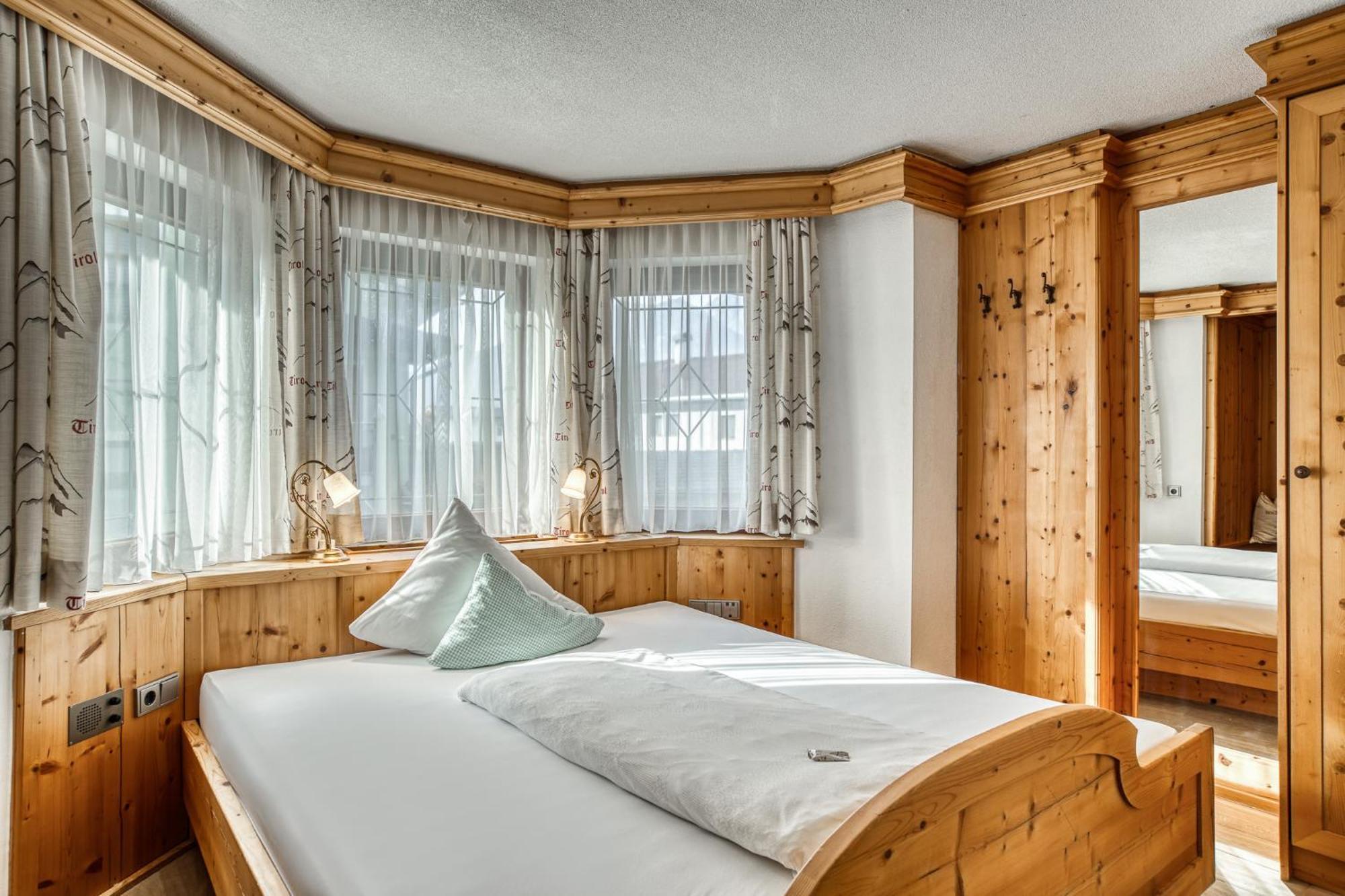 Hotel Alpenstolz Mieders Room photo