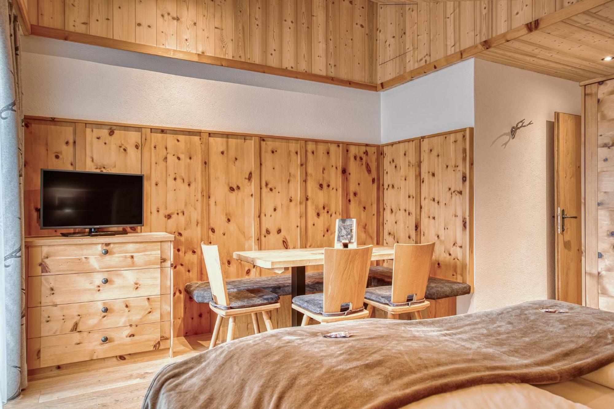 Hotel Alpenstolz Mieders Room photo
