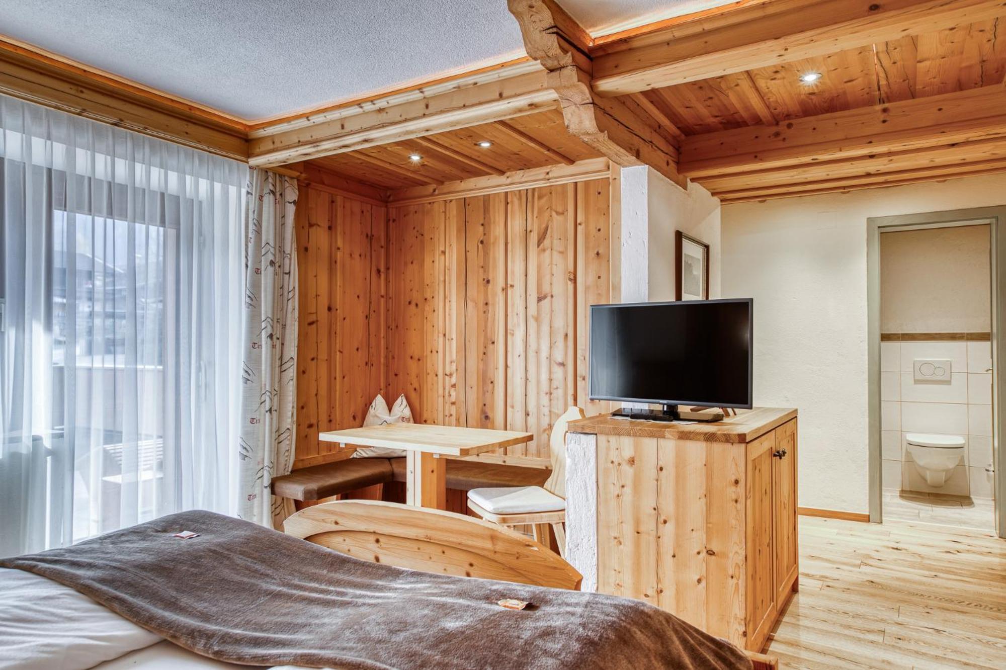 Hotel Alpenstolz Mieders Room photo